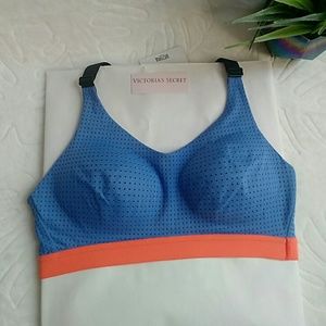 SALE Victorias Secret Lightweight Sportsbra